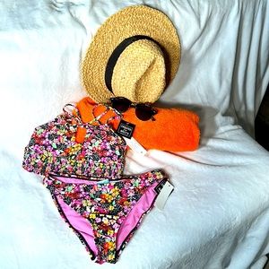 California waves~ Bikini , size extra small, very vibrant colors!!!